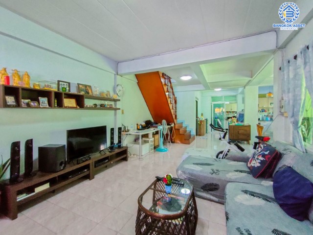 *****ทาวน์เฮ้าส์มือสองกรุงเทพมหานคร หมู่บ้าน พระปิ่น2 บรมราชชนนี #หลังมุม เนื้อที่กว้างขวางถึง 32.5 ตร.ว. ฟังก์ชัน 3 ห้องนอน 2 ห้องน้ำ 2 ที่จอดรถ บ้านต่อเติมเต็ม พร้อมเข้าอยู่ แถมฟรี! 3 เครื่องปรับอากาศ บนทำเลแห่งการเดินทาง ใกล้มหาวิทยาลัยมหิดล และทางด่วน "ศรีรัช"